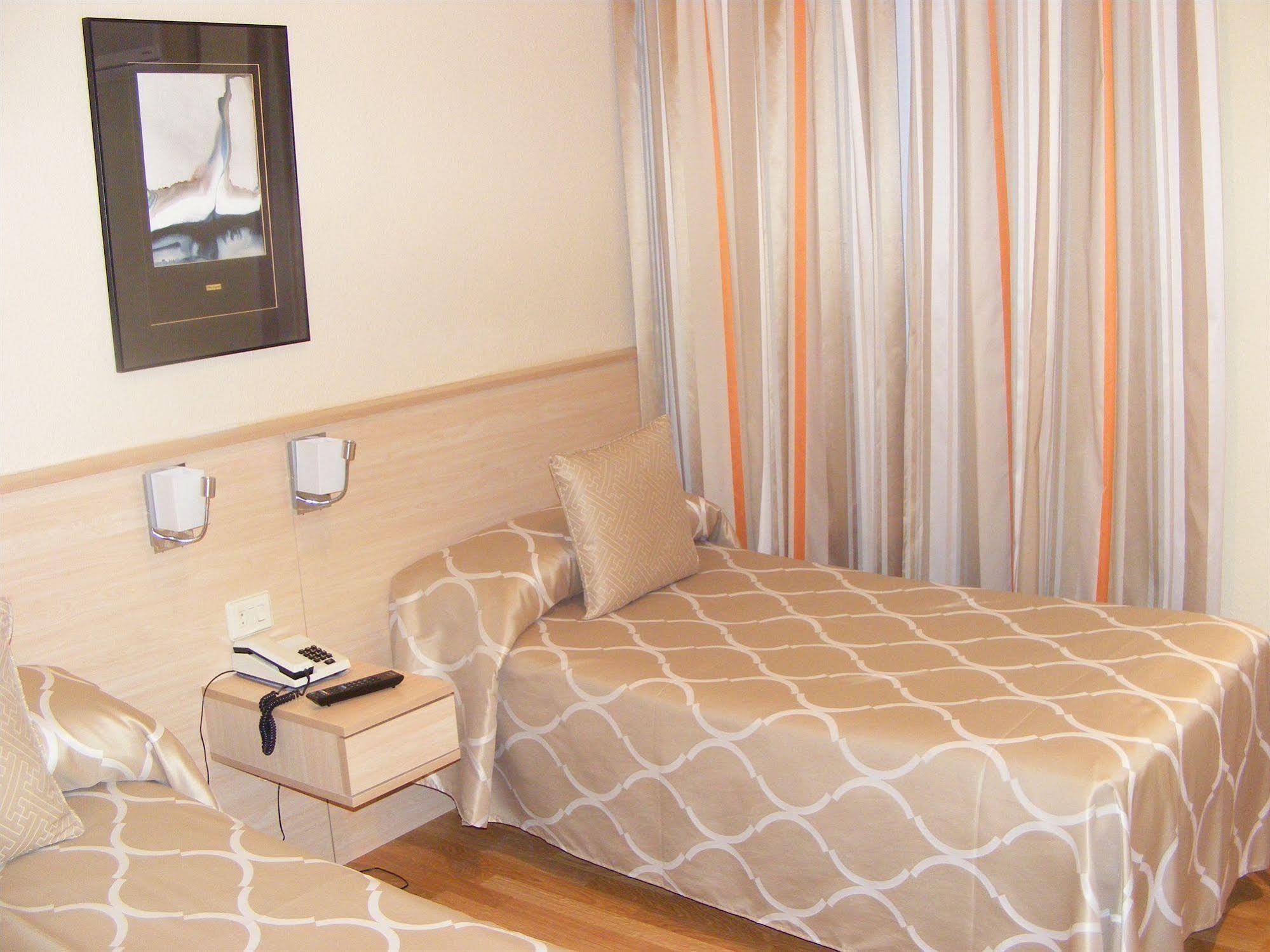 Hotel Alkazar Valensiya Dış mekan fotoğraf